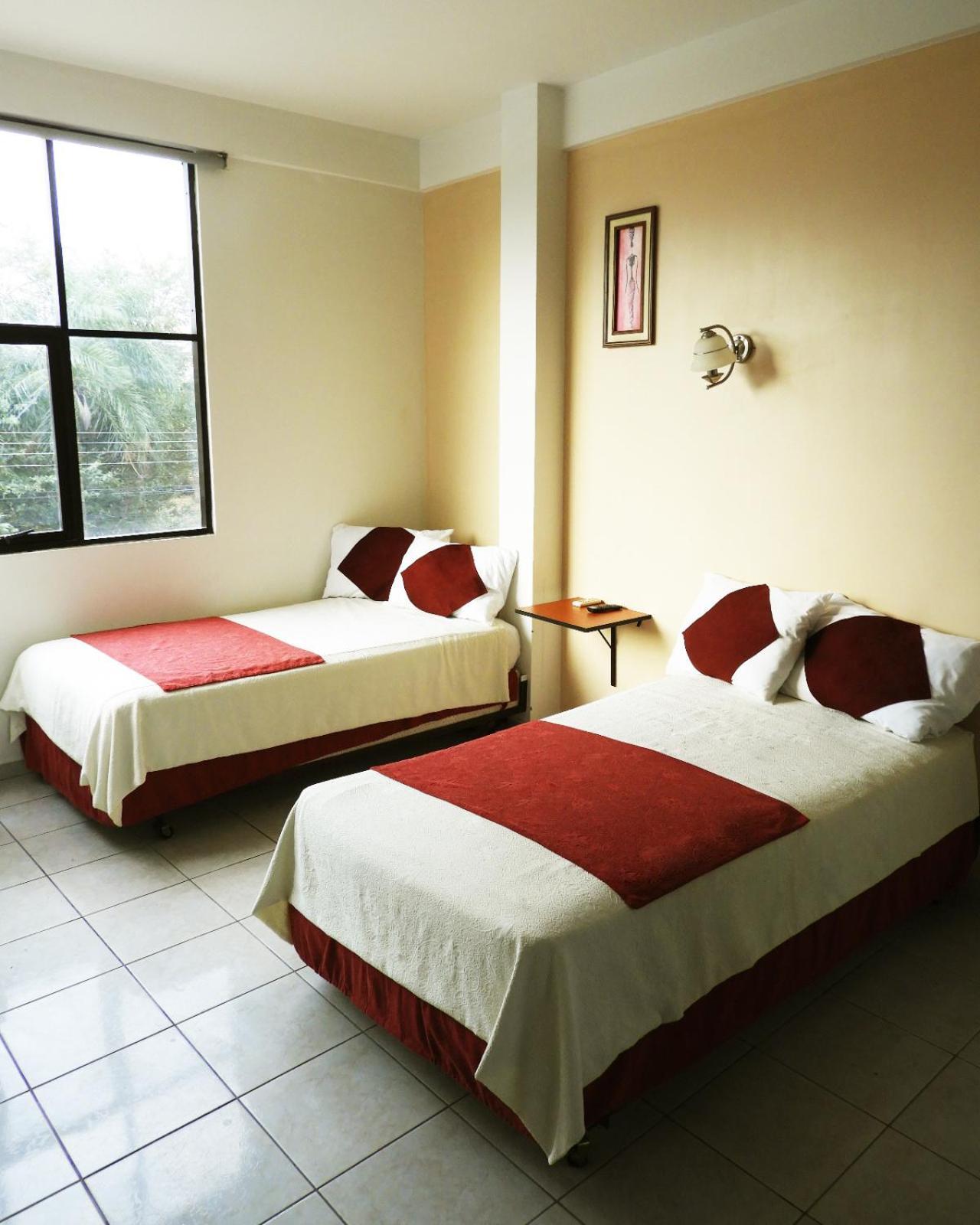 Hotel Plaza Center Santa Cruz de La Sierra Bagian luar foto